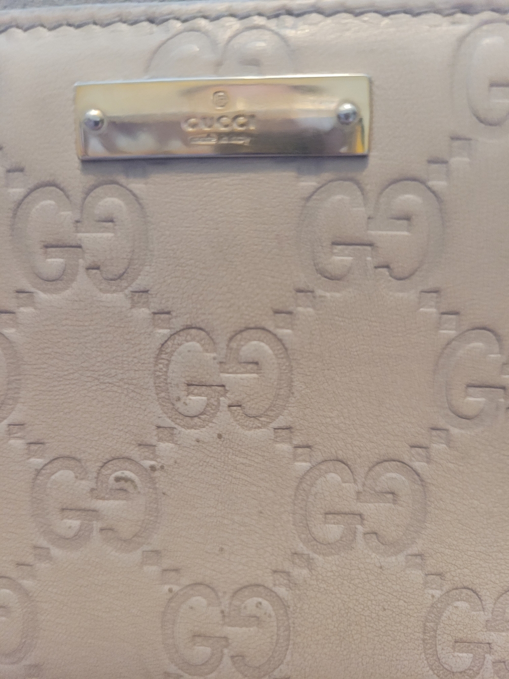 Gucci Beige Guccissima Leather
Zip-Around Wallet - Picture 4 of 15